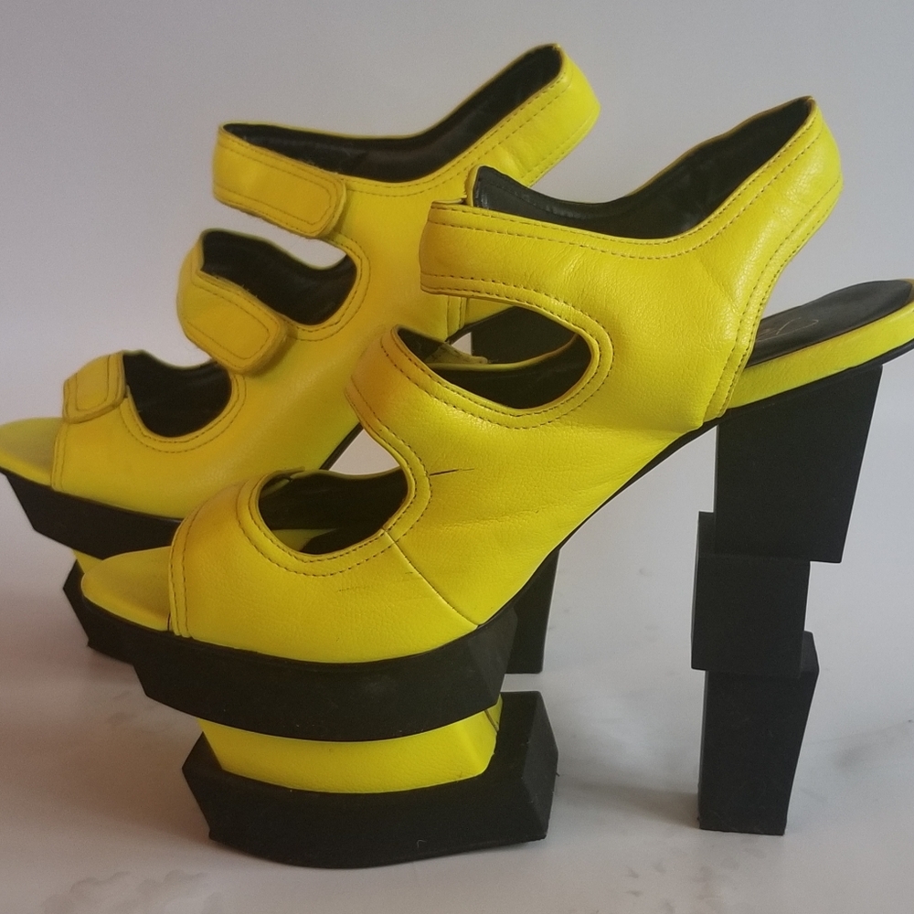 Size 10 Privileged Yellow & Black Velcro Heels